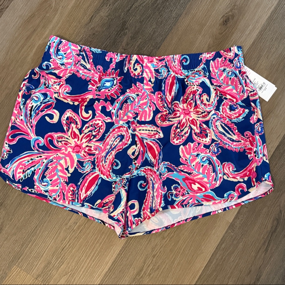 Lilly Pulitzer Backcourt Shorts in Multi Flitting About NWT